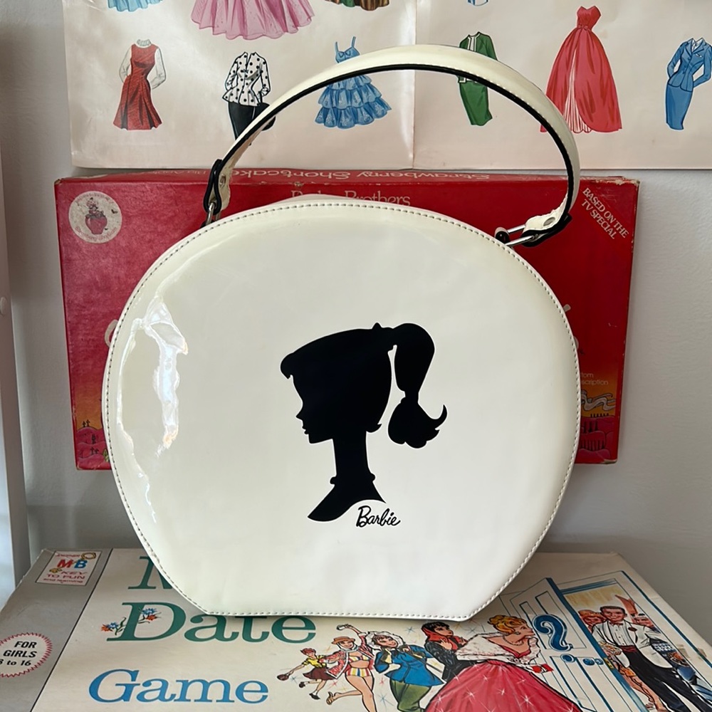 NWOT Unique Vintage Round Barbie Train Case